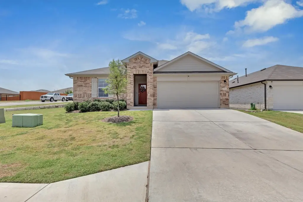 19525 Abigail Fillmore Road, Manor