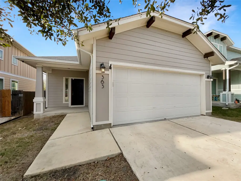363 Eagle Brook Lane, Buda