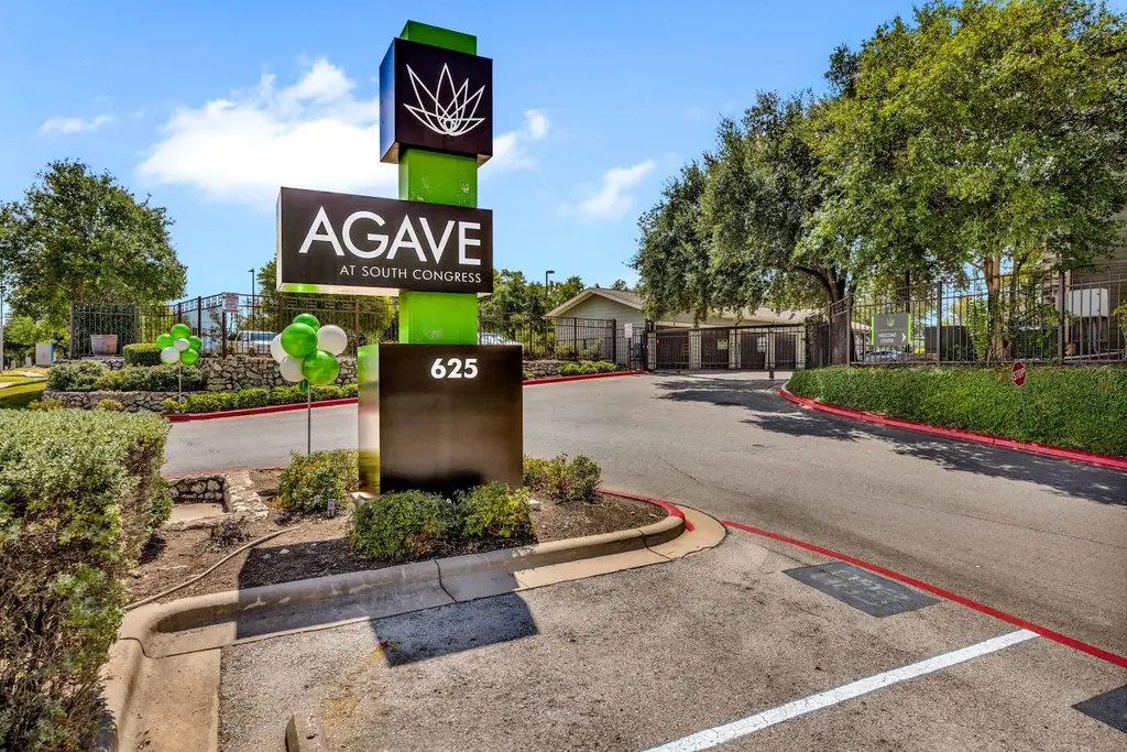 625 E Stassney Lane 01-1301, Austin