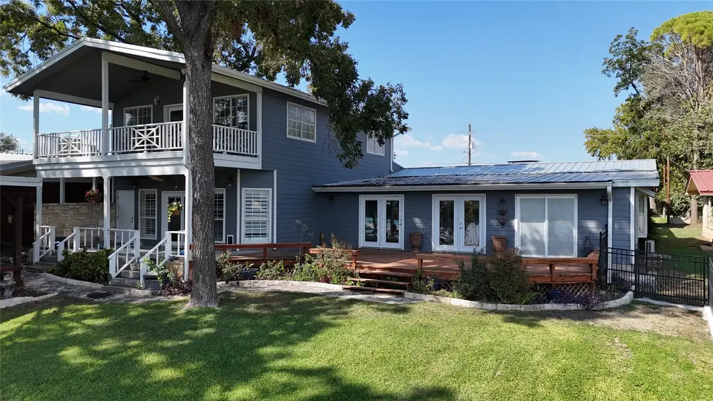 1912 Bluebonnet Lane, Kingsland
