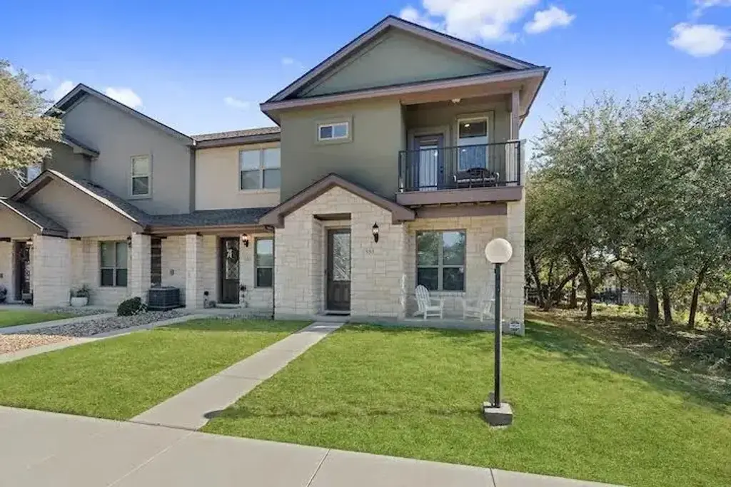 585 Demarett Drive, Point Venture
