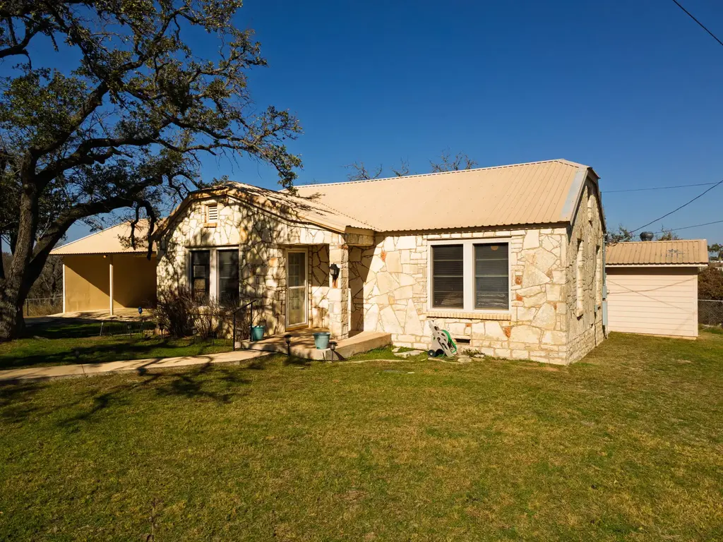 1003 N Ridge Street, Lampasas