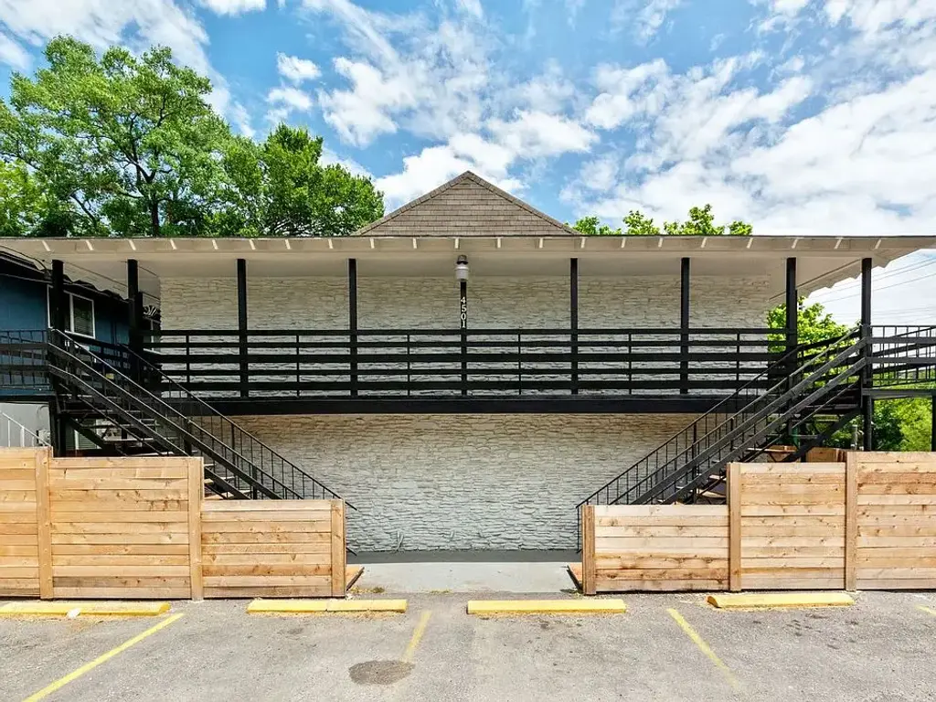4501 Speedway 104, Austin