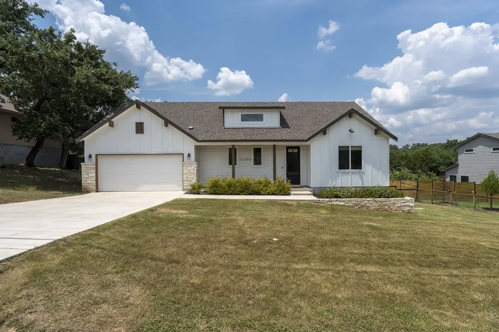 22206 Briarcliff Drive, Spicewood