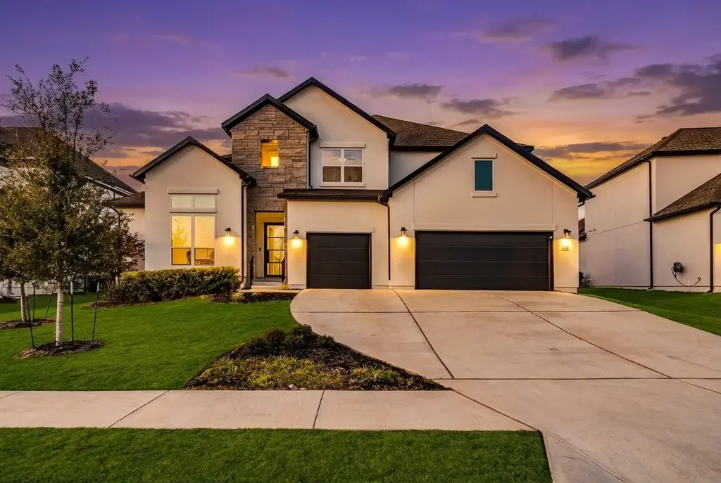 2217 Sondrio Bend, Leander