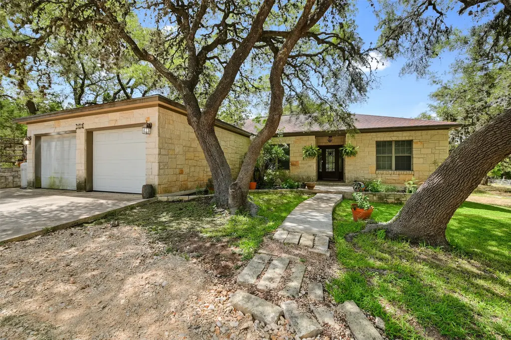 106 Masonic Lodge Road, Wimberley