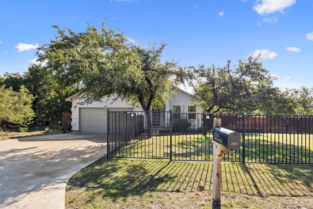 21513 Santa Carlo Avenue, Lago Vista