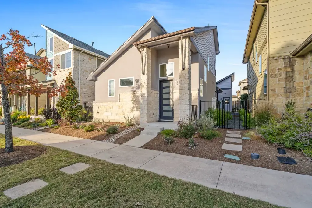 1004 Banyon Street, Austin