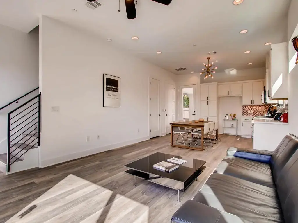 607 W Saint Johns Avenue 2, Austin