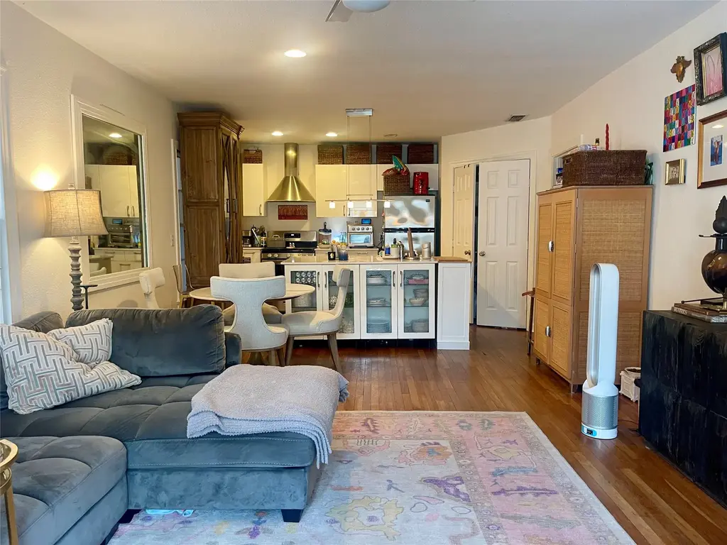 406 E Monroe Street A, Austin