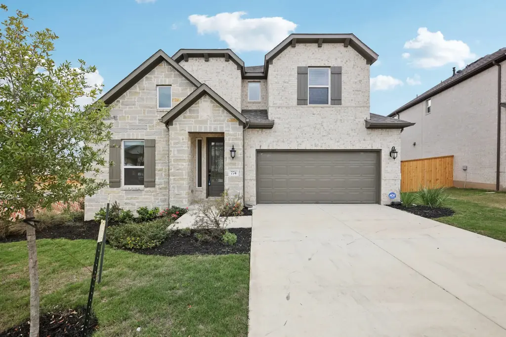 774 Jackson River Loop, Kyle