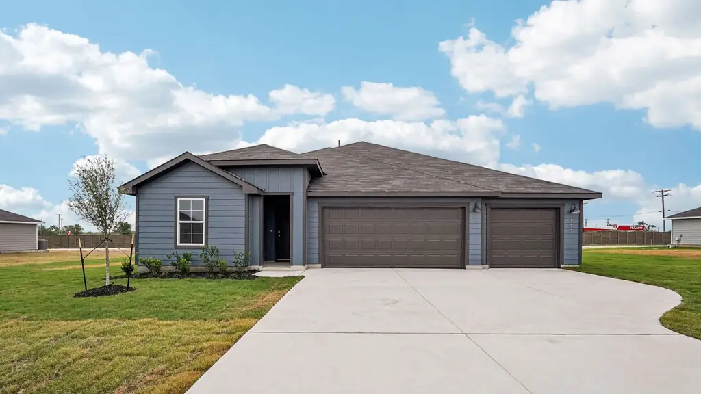 147 Union Pacific Drive, Cedar Creek