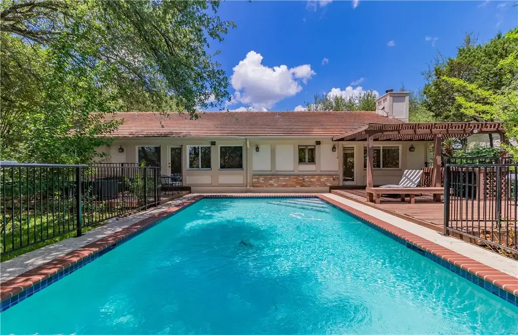 302 Timpanagos Drive, Lakeway