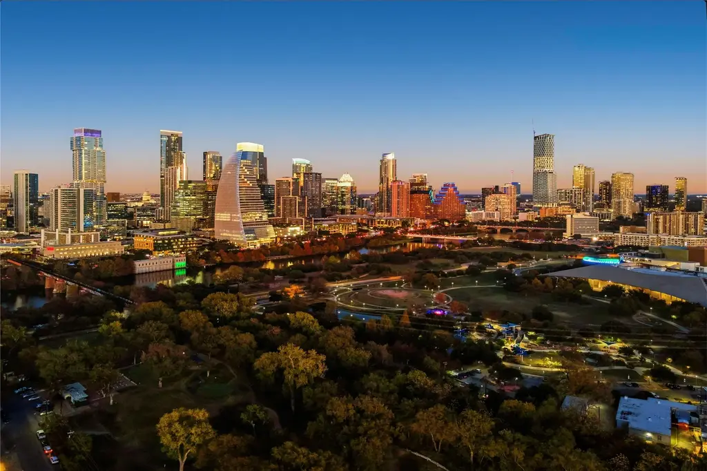210 Lee Barton Drive 401, Austin