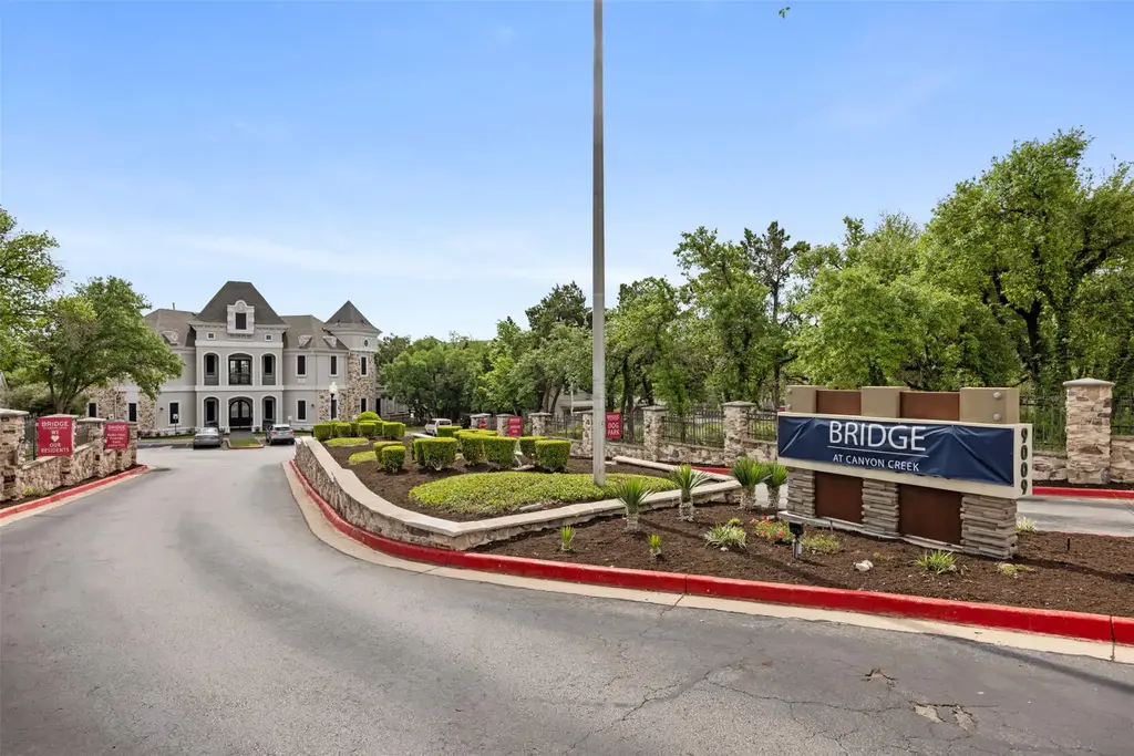 9009 N Fm 620 702, Austin