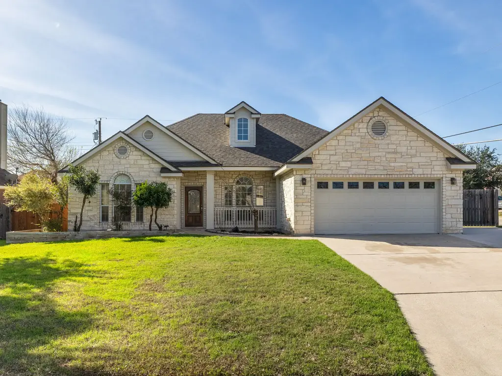 2209 Lark Lane, Taylor