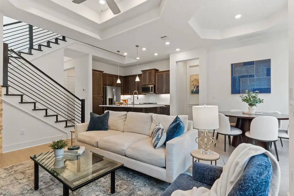 201 Beneteau Drive, Austin