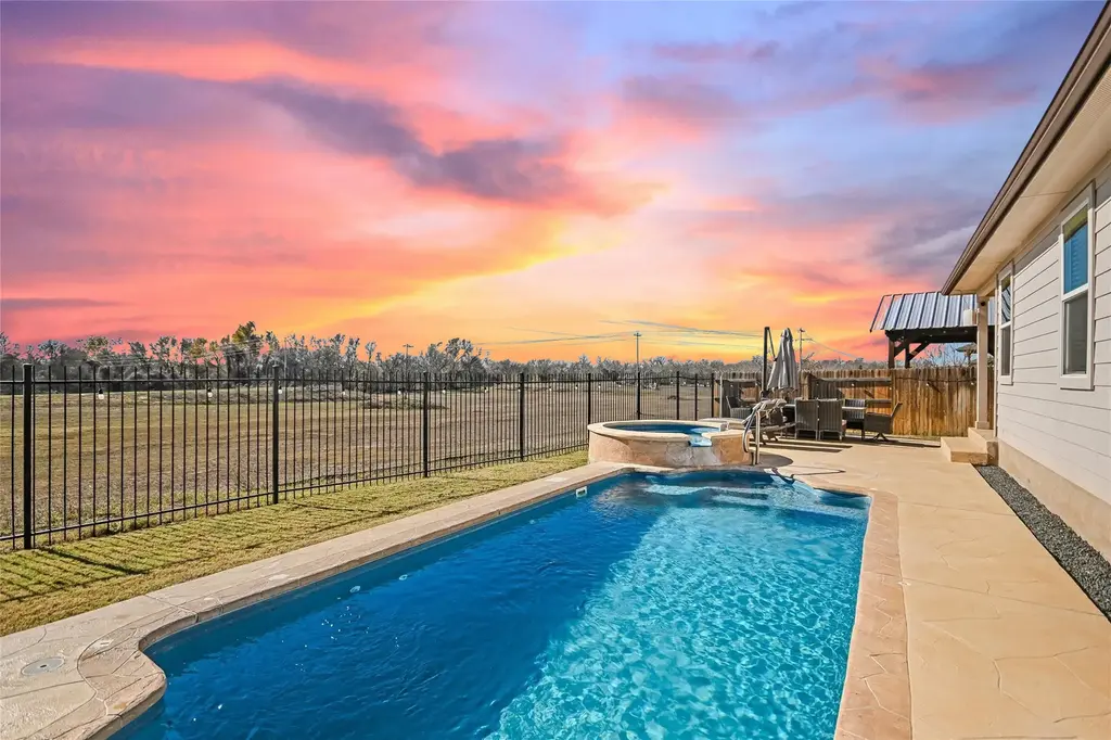 507 Bluffview Drive, Bastrop