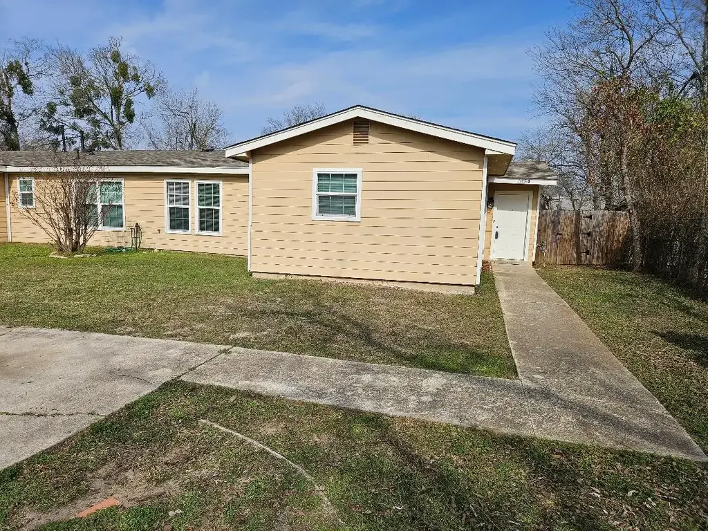 105 W Ila Street B, Elgin