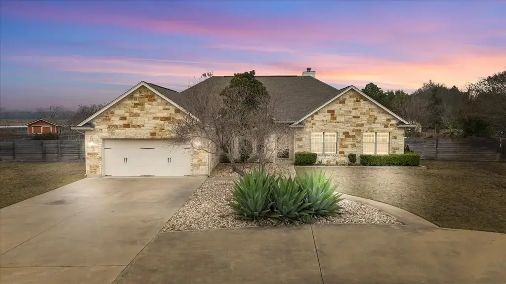 106 Spring Meadow, Bastrop
