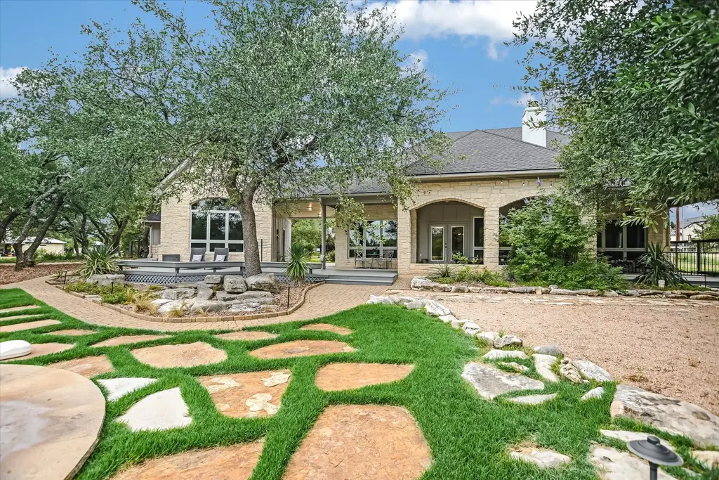 425 Patricia Road, Georgetown