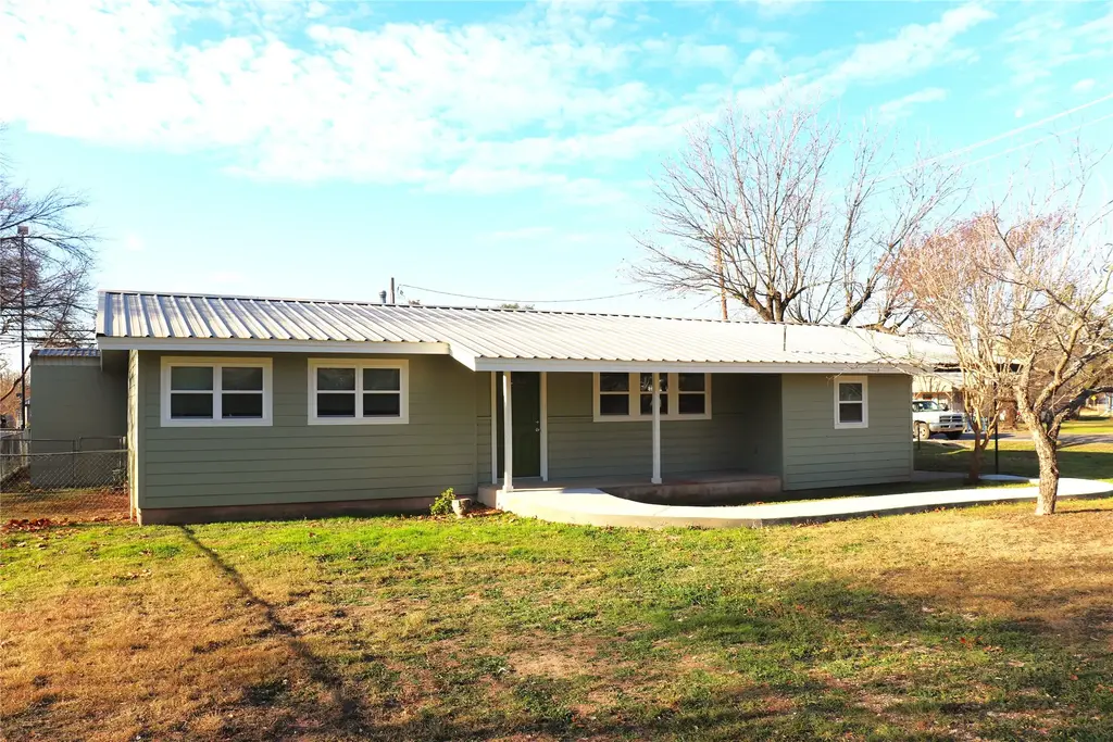 352 W Vaughan Street, Bertram