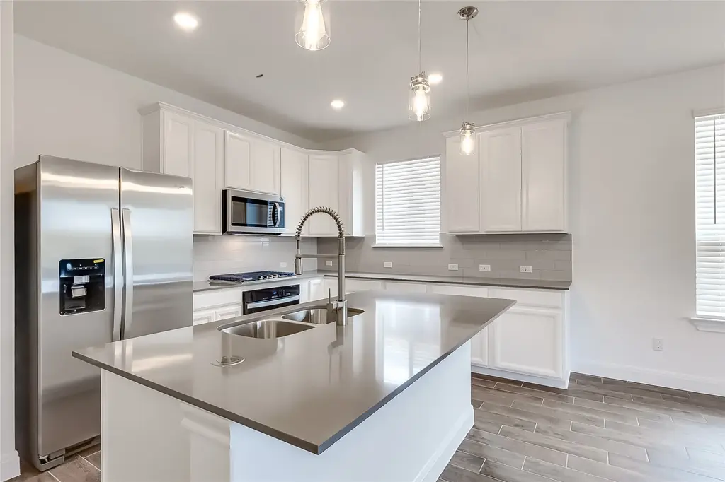 13220 Baccarac Lane, Manor