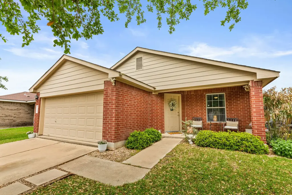 12616 Sky Harbor Drive, Del Valle