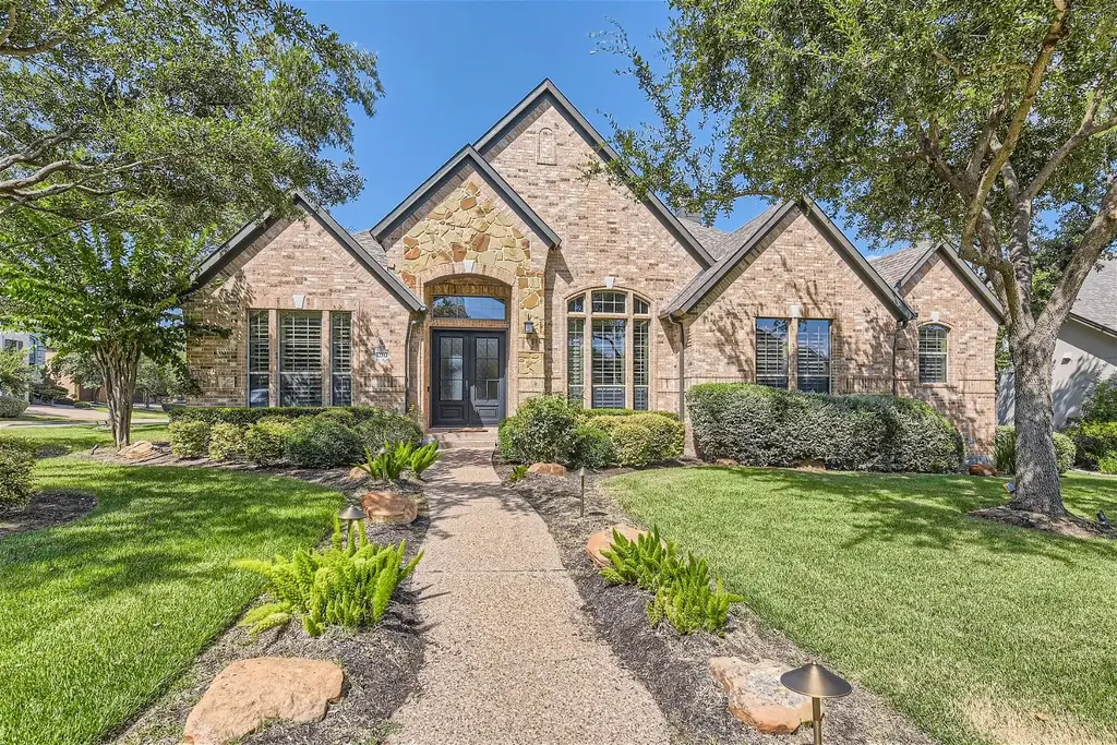 12212 Azure Shores Court, Austin
