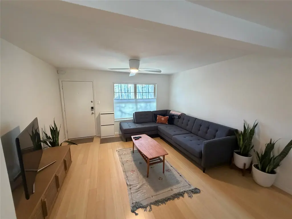 300 Crockett Street 201, Austin