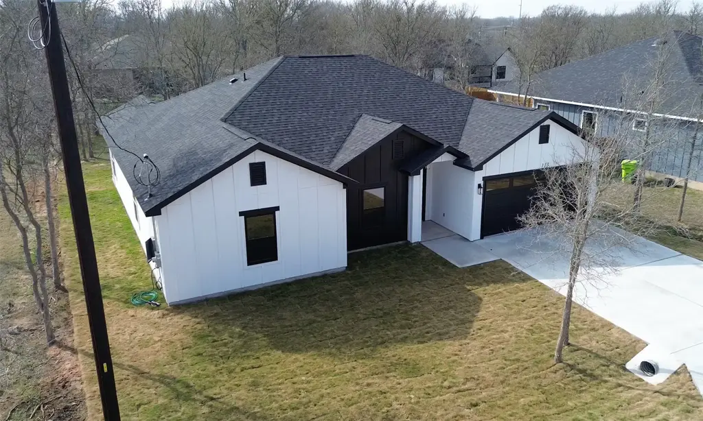 113 E Keomuku Lane, Bastrop