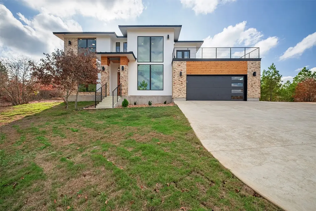182 Lakeside Drive, Bastrop