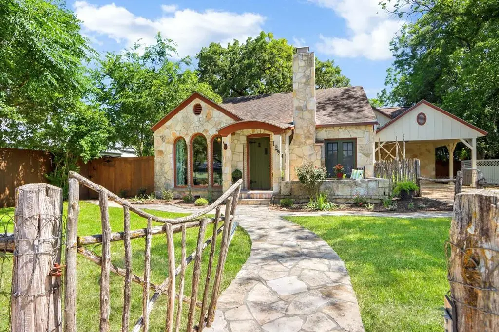 129 E Evergreen, Boerne