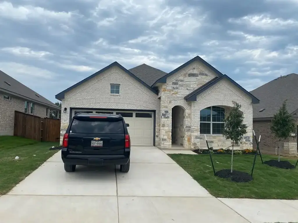 421 Peace Pipe Way, Georgetown