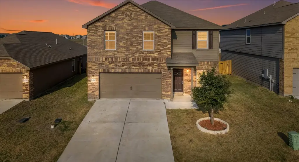 18524 Speculator Lane, Elgin