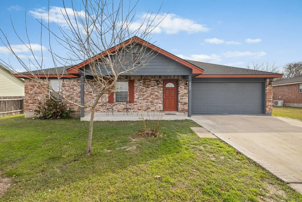 1309 Mallard Lane, Taylor