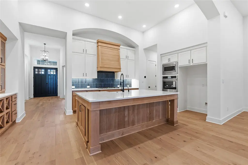 394 Leaning Rock Ridge, Austin