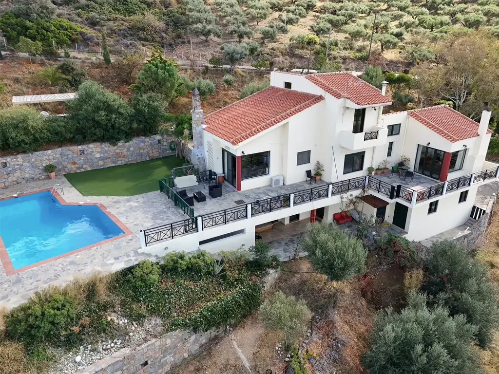 Villa Iliothea, Out of State