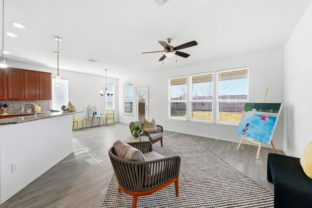 112 W Point Way, Elgin