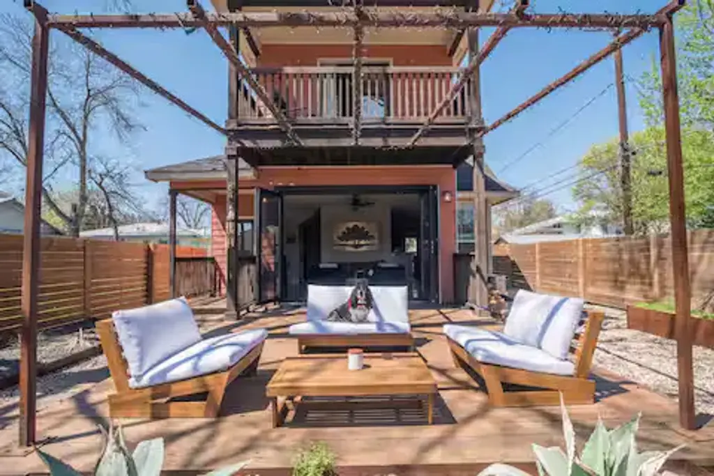 84 Anthony Street, Austin