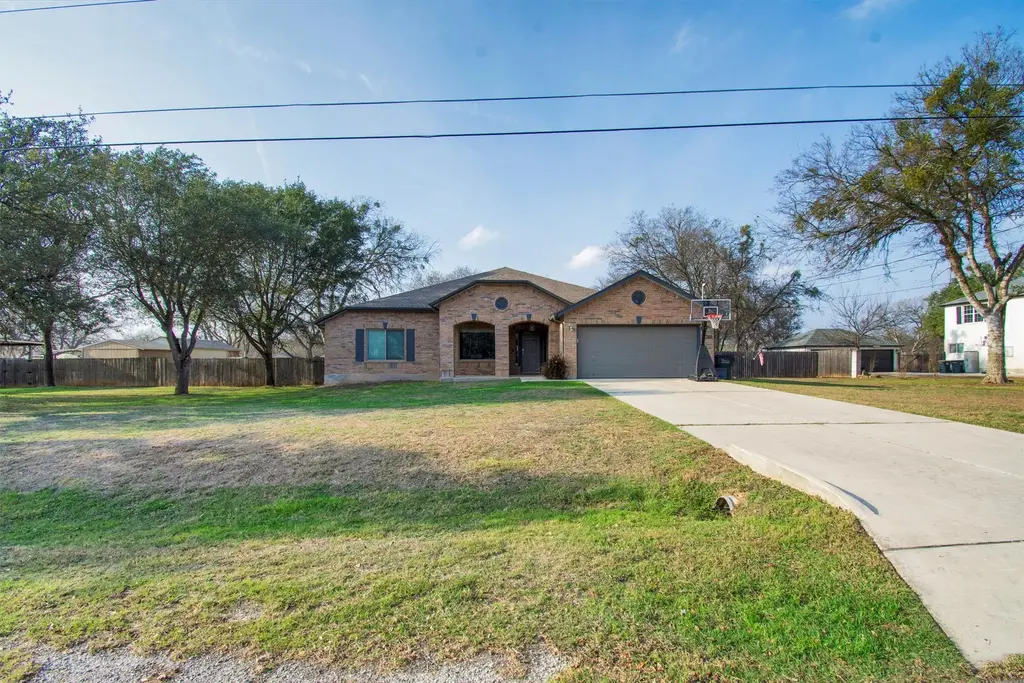 901 Bella Vista Circle, Kyle