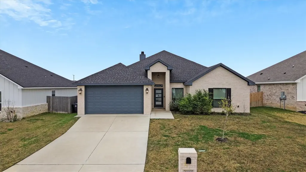 5404 Black Horse Court, Waco
