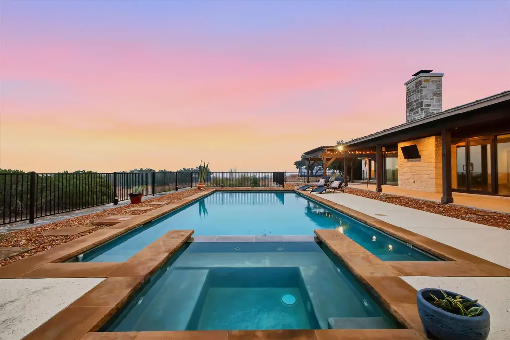 1065 Country Pike, Canyon Lake