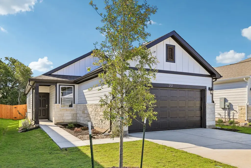 212 Bendecido Loop, Elgin