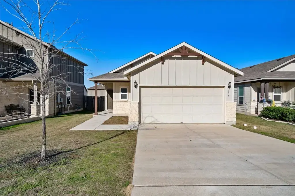 194 Yellowbark Street, Buda