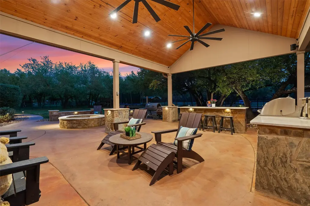 200 Little River Road, Liberty Hill