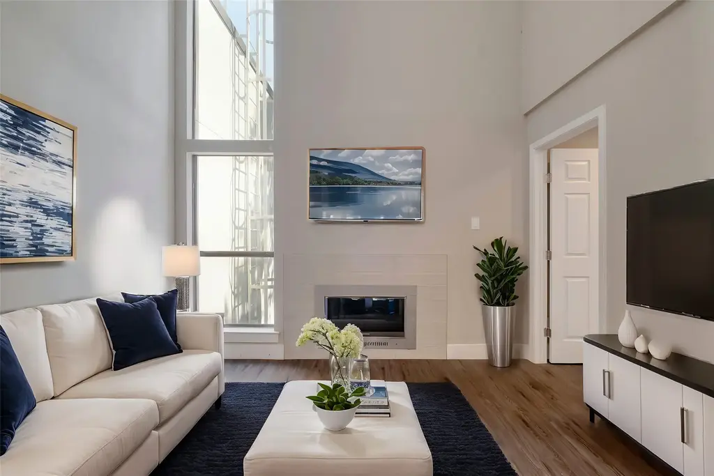 935 La Posada Drive 212, Austin