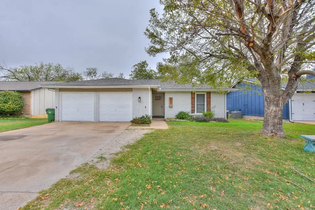 900 Cactus Drive, Round Rock