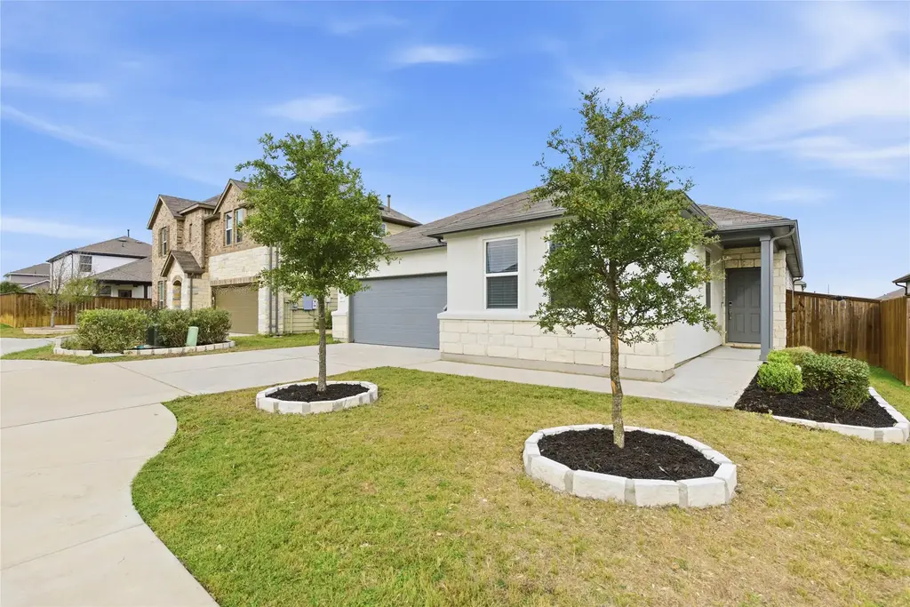 209 Thurman Holt Road, Hutto