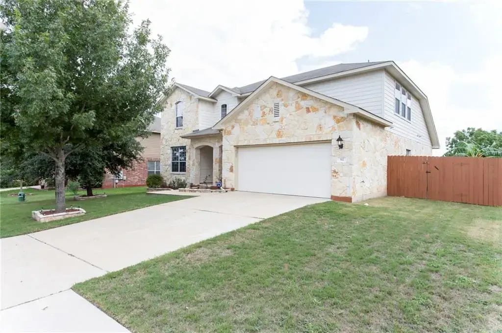 517 Dinge Bay Drive, Round Rock